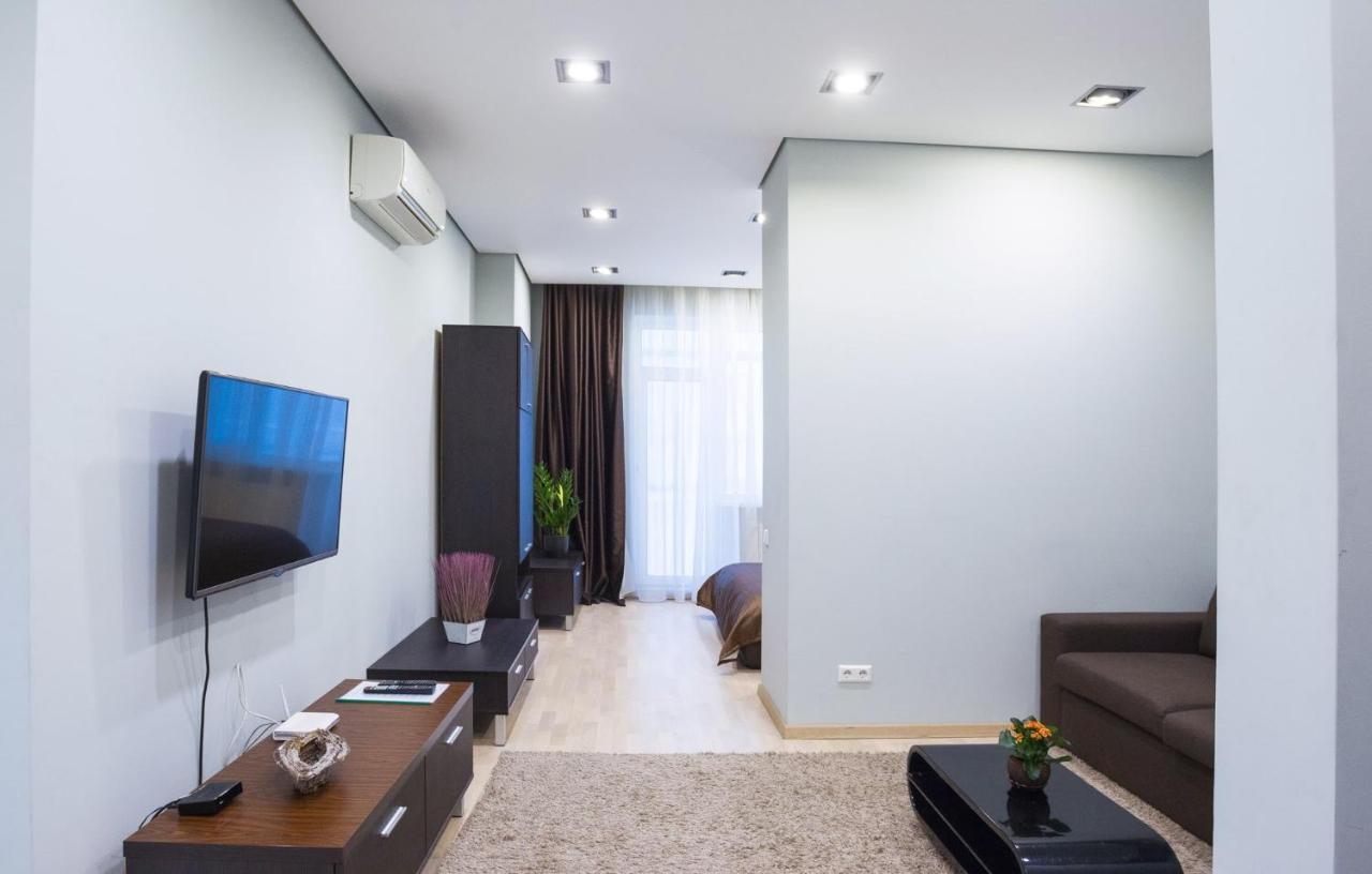 Navit Apartments With Breakfast, Near The Railway Station, The City Center And The Park Kiev Exterior foto